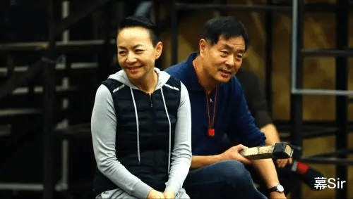 濮存昕|濮存昕：2岁患小儿麻痹，24岁娶营级干部，68岁还在照顾病母