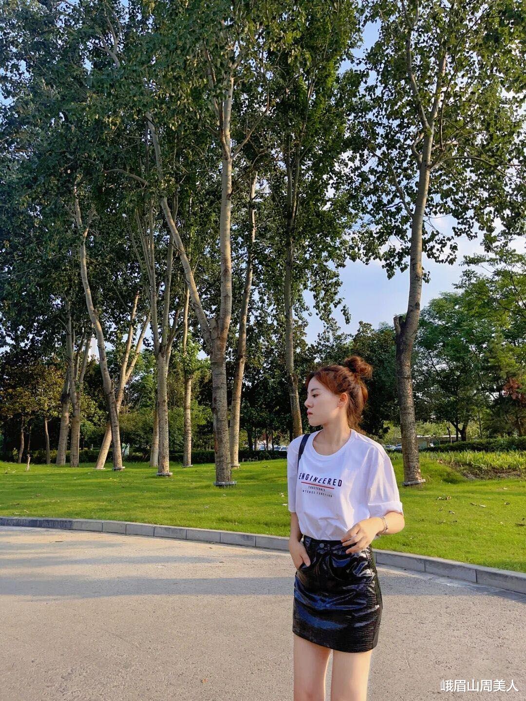 峨眉山周美人|鸿星尔克也太好搭了！百元内T恤就能玩转时髦，一点也不输大牌