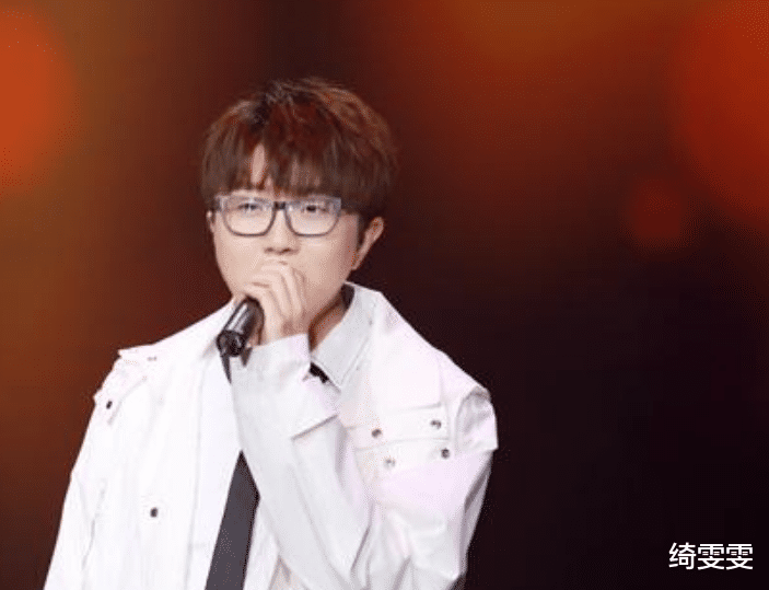 华晨宇|曾靠才华出道，如今容颜大变如“整容”，简直太像华晨宇了