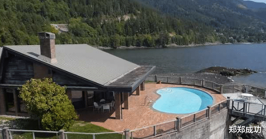 王祖贤|王祖贤晒出自己的豪宅，独自一人定居加拿大，居住环境像世外桃源