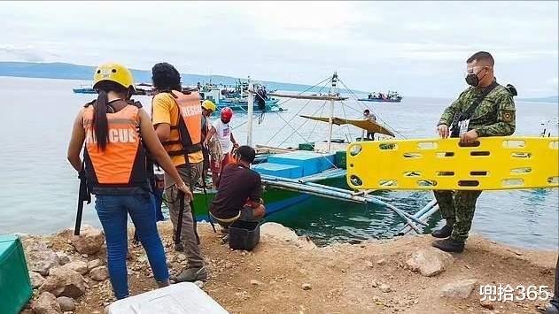 松鼠 菲律宾男子意外捕获60厘米的石斑鱼,眼看就将拉上船,结果遭反杀