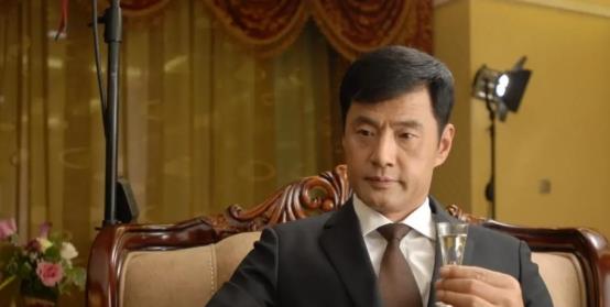 范上官|老戏骨于荣光,婚后30几年为何0绯闻?看他妻子是谁就知道了