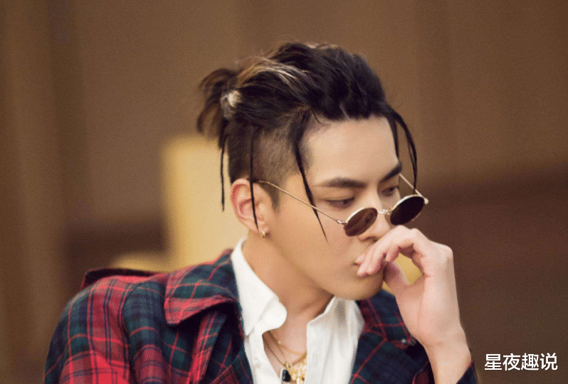 吴亦凡|吴亦凡被捕现场曝光！都美竹用表情包进行回应