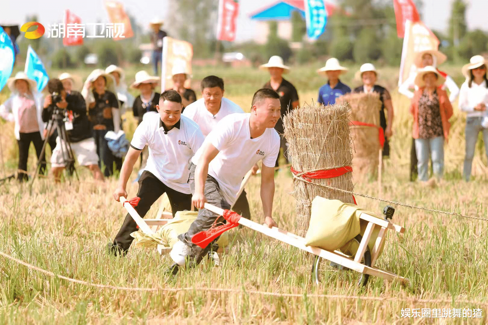 许佳琪|国庆晚会现状：央视舞台精美，芒果台忙带货，其他卫视退出竞争