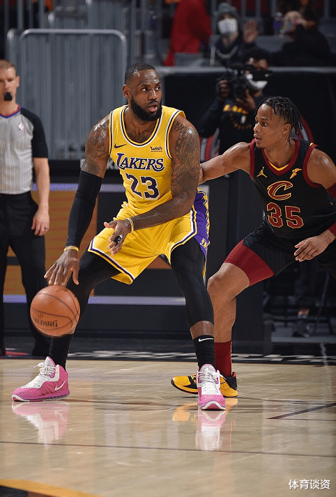 勒布朗·詹姆斯|轰46+8+6！詹姆斯疯狂一战，三分11中7打爆篮网克星，MVP他要定了