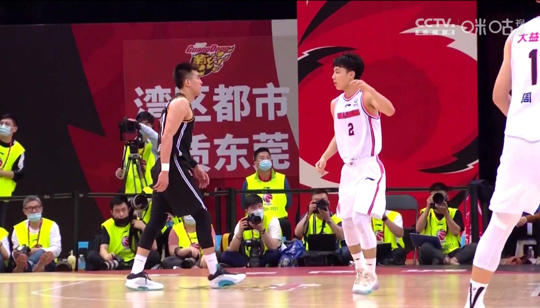 徐杰|吹爆徐杰！半場零封艾倫繼偉兩大MVP，戲耍大侄子三分杜鋒也攤手