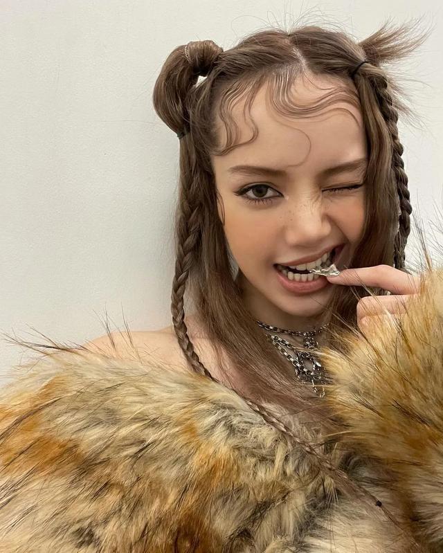 医美 女明星人手一个！眼线贴火出圈了？这期美妆贴纸种草请收好