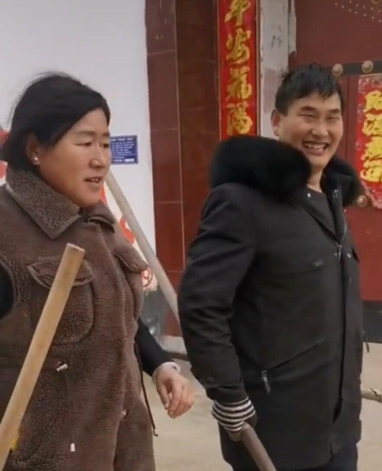 陈亚男|大衣嫂罕见发飙，手指门外人口吐芬芳，只因对方提了一句陈亚男