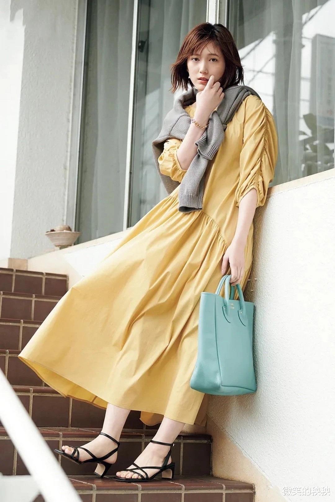 微笑的秧秧|最近“牙线鞋”太火了，洋气又百搭，这几个搭配超好看