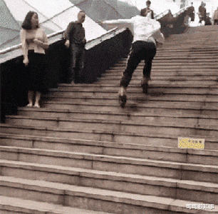 外星人 神回复：如果太阳被外星人一秒内偷走，地球人十分钟后才能发现？