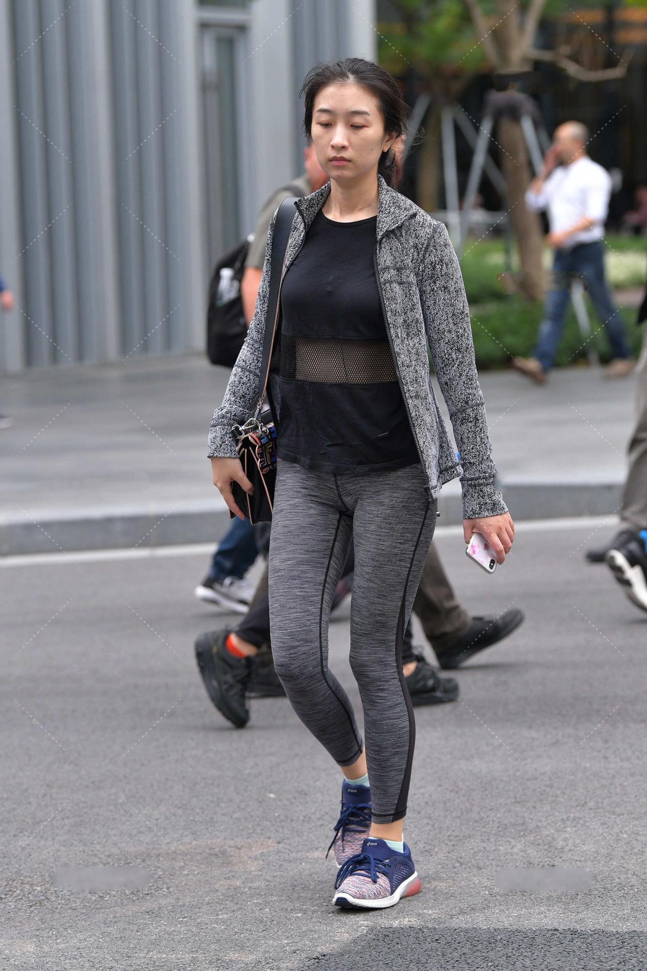 穿衣搭配|动感套装穿搭示范，这样的风格，你爱了吗？