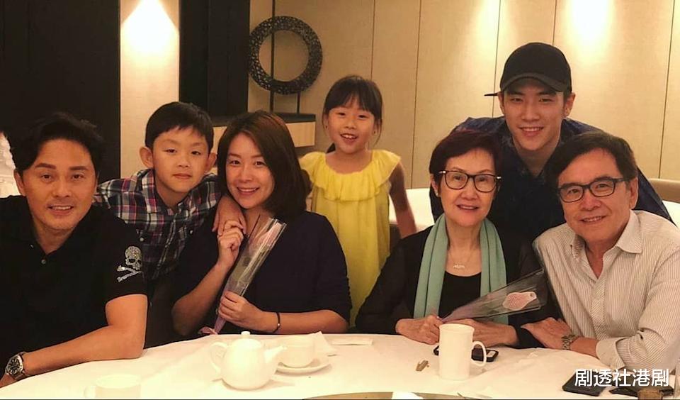 姜大卫|期待！香港知名老戏骨携儿子拍《临时械劫》，曾因酷似韩星引热议