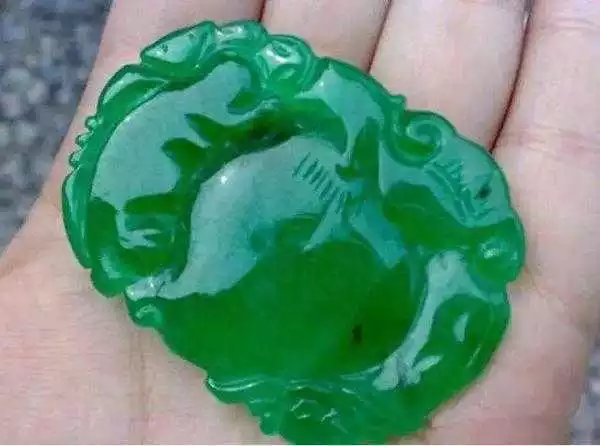 翡翠|史上最全假翡翠合集，别等被骗了才后悔没看！