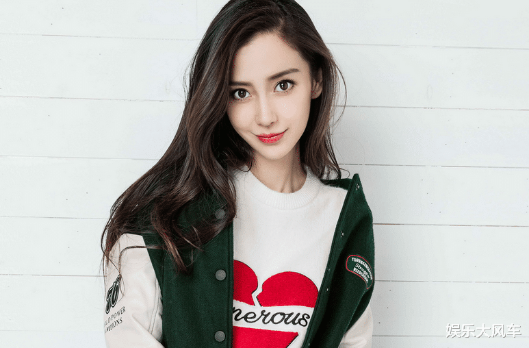 Angelababy|Baby晒最新COS照，蓝色麻花辫俏皮十足，网友：是金克丝本人了