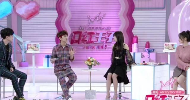 何炅|何炅的故事不简单，纯粹的感情并不闪耀，时人不识凌云木是真谛