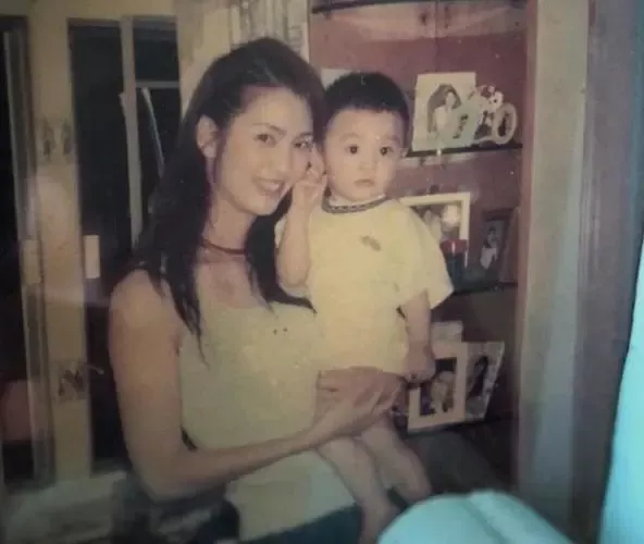 洪欣|艾小羊：原谅出轨老公两年后，她混这么惨了