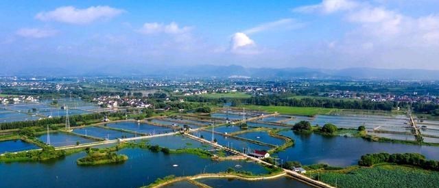 清影乱华裳 湖州长兴县按世行经济状态分类：2020年人均GDP达到全面小康水平！