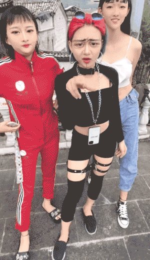 冰研未来 广西3个精神小妹，吃完60元夜宵称没钱，等人转钱等了一夜