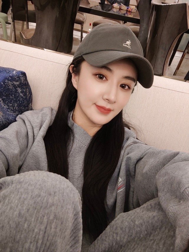 薇娅|薇娅发文报平安，与汪苏泷交流手术心得，没想到被林依轮的评论笑疯