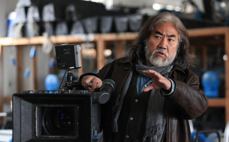 张纪中|70岁还能再当爹，让女儿伺候小4岁后妈，张纪中凭啥这么“潇洒”