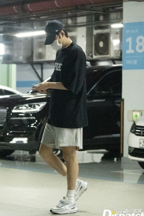 李敏镐|韩媒曝李敏镐与小9岁女团成员相恋，男方公司否认：约会照不实