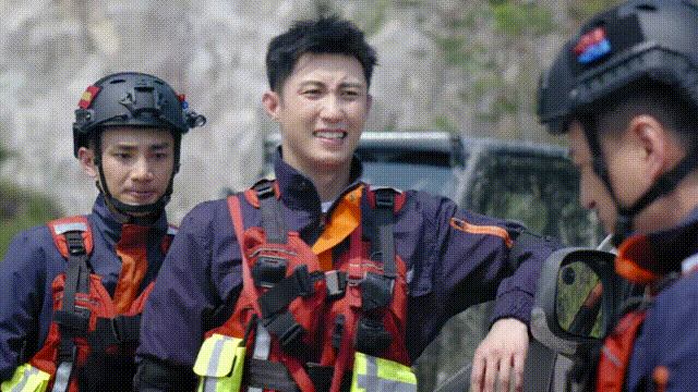 蒋龙|与黄轩搭戏游刃有余，与黄景瑜搭戏亮眼抢镜，这少年，要火