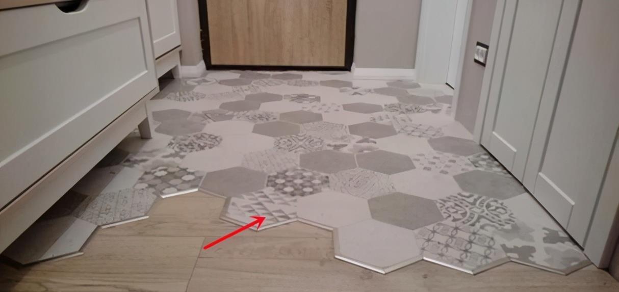 |玄关设计还是日韩到位，直接打造个落尘区，新房住10年也干净如新