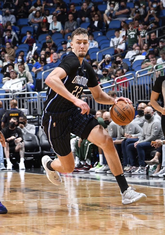 魔術(shù)隊(duì)|魔術(shù)8號(hào)秀撿到寶，單月數(shù)據(jù)僅遜奧尼爾 或成最佳新秀黑馬