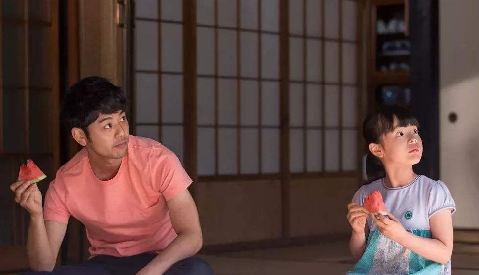 案件通报|父亲看别人钓鱼入迷，把孩子书包掉河里，女儿：真不让人省心