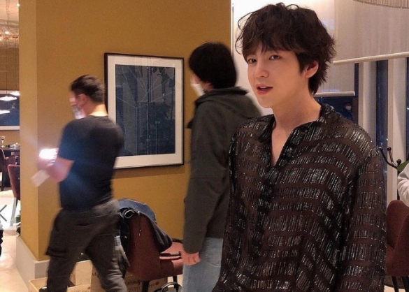 素菜|花美男张根硕瘦身成功，不再圆润肉嘟嘟，重回颜值巅峰