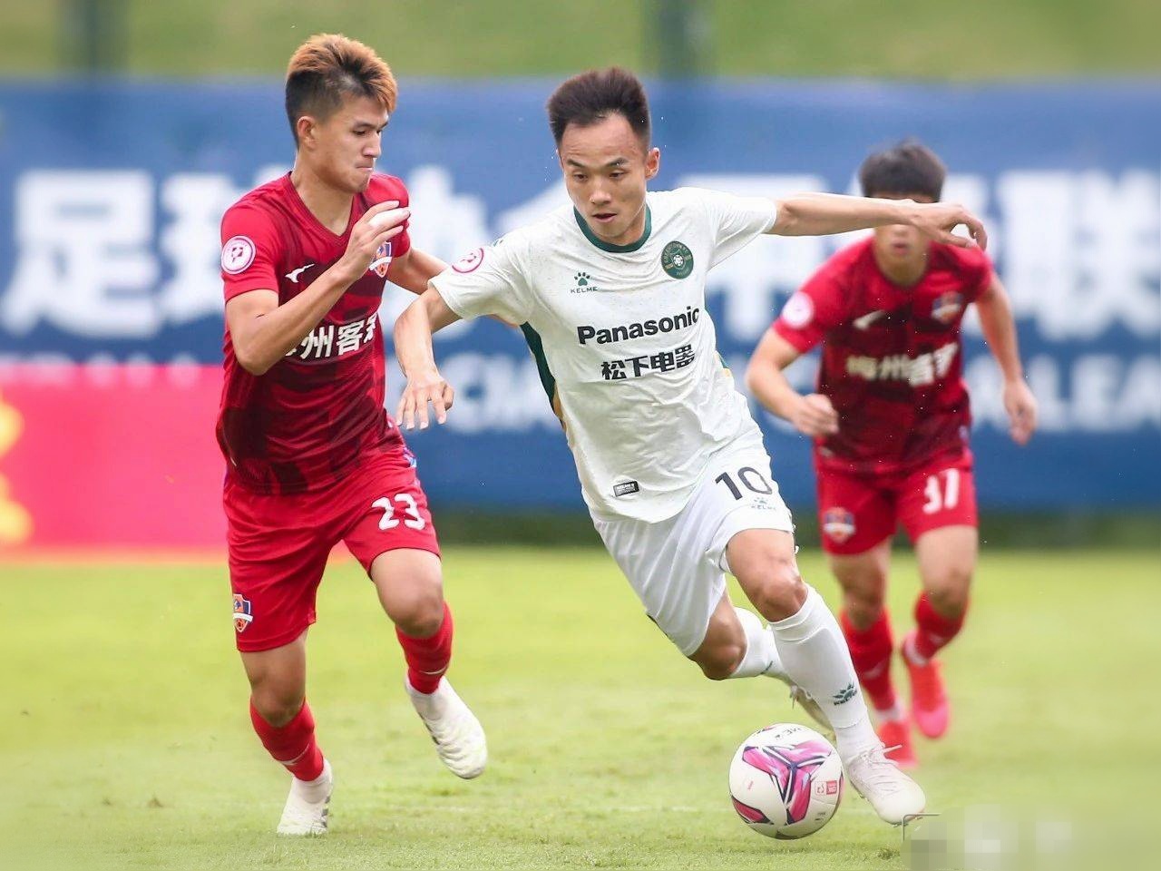 冲超|冲超残酷！中甲恒大被全华班掀翻，浙江本赛季有戏，成都雄起