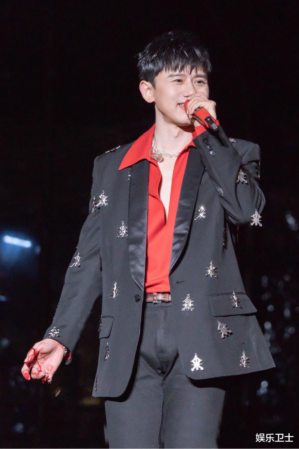 王一博|谢娜发博回应张杰受伤，有带跳跳悄悄去看演唱会，夫妻俩当时对话惹人泪崩