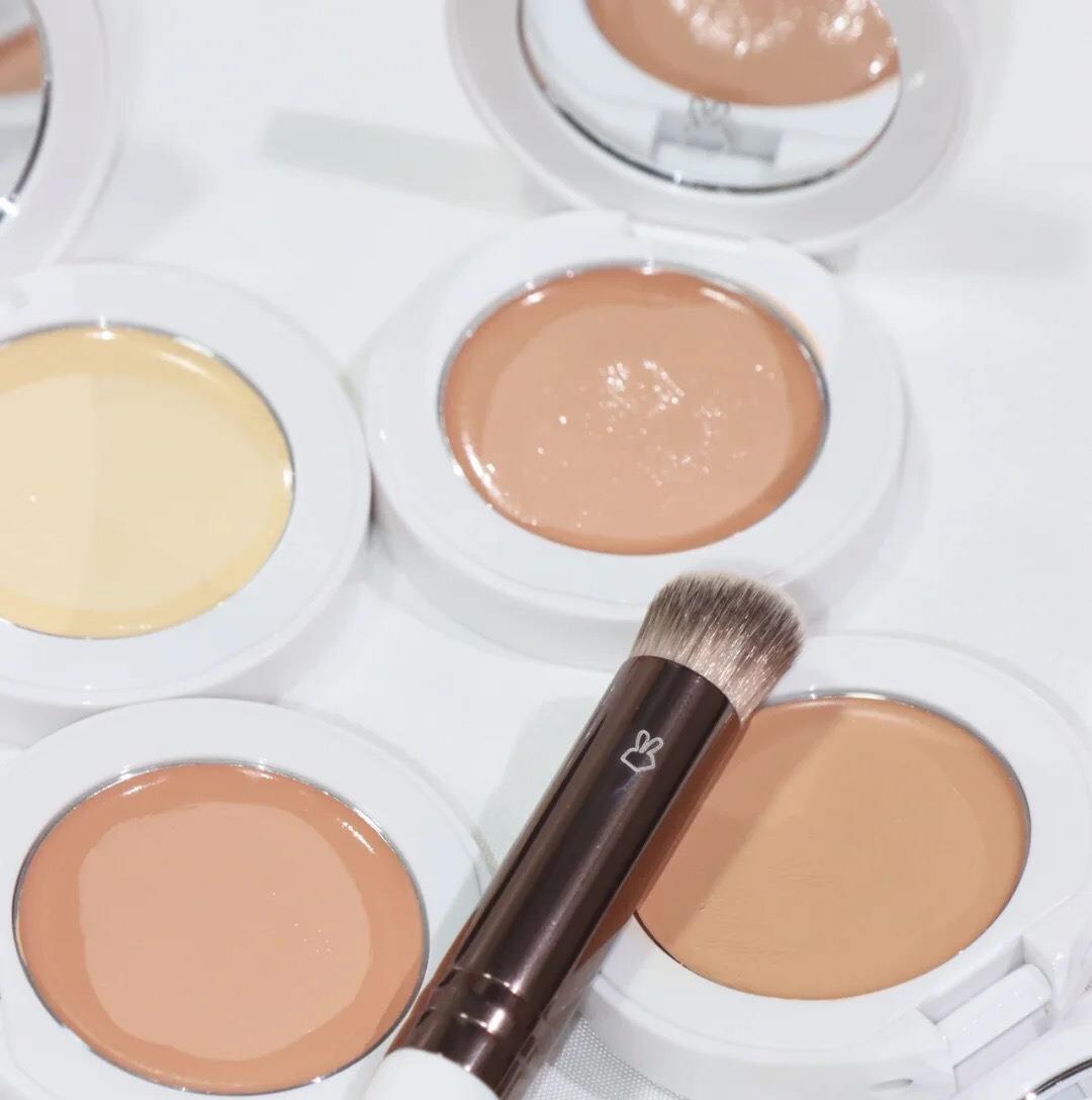 化妆 过了30岁的女人，颜值再高也不要这样化妆，显老不说还很廉价