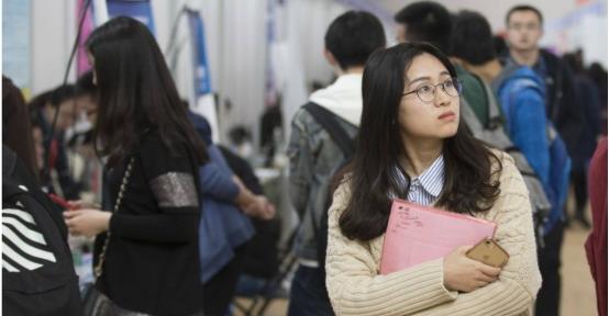 考研|90后群体现“新型啃老”,宁愿呆在家里考公,也不愿出门找工作