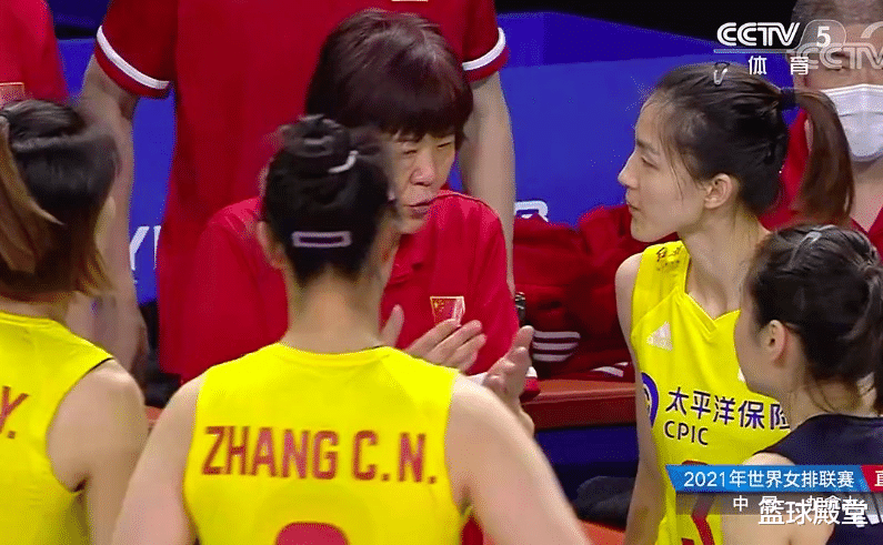 女排|女排輸加拿大！副攻+一傳辣眼睛，張常寧難救主，郎平死亡凝視