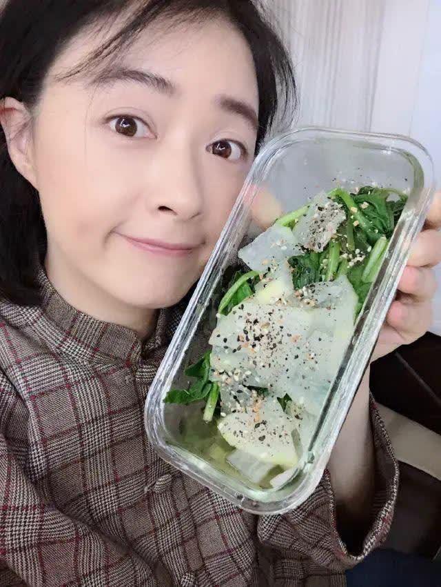 蒋欣|“大骨架”蒋欣摆脱“微胖”标签，成功瘦到90斤，坦言减肥并不难