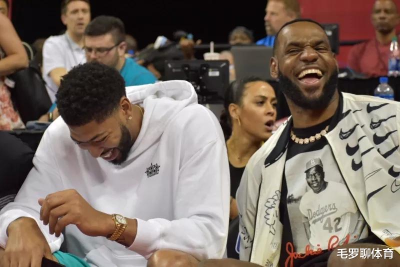 勒布朗·詹姆斯|詹皇被P成独眼+单腿战神！遭遇2大伤病仍拒绝休息，上演2连冠之路