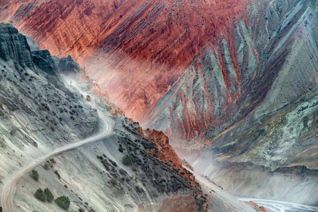 乌鲁木齐 距乌鲁木齐1h，新发现一条荒废半个世纪的绝美天路，虐过独库，美过318！