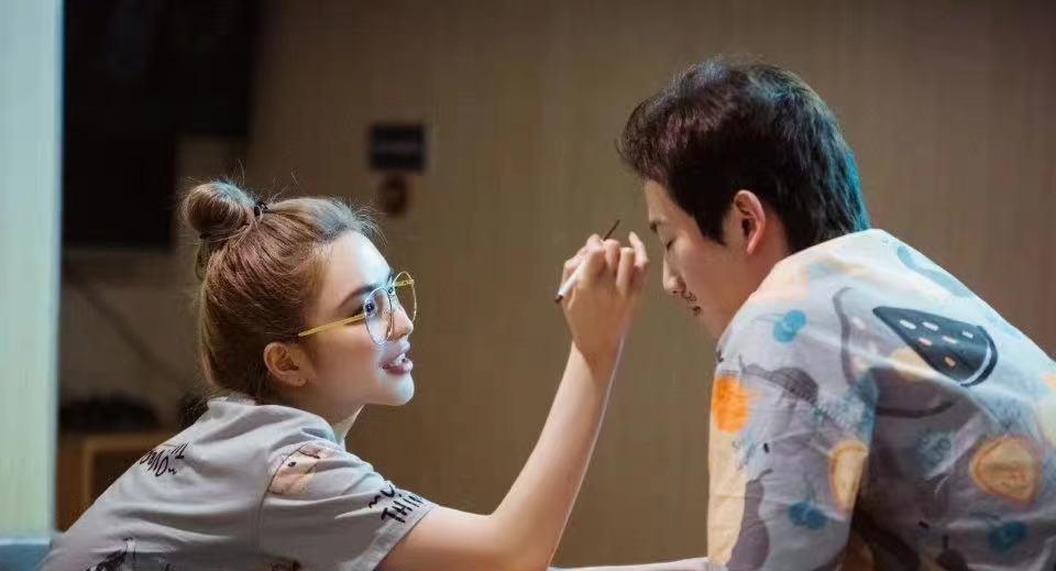 MARRY|周扬青真乐观，和罗昊个性不和分手做回朋友，继续约会帅哥