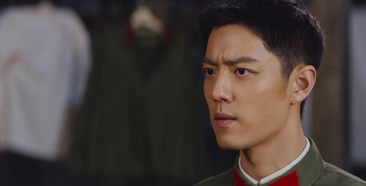 英雄岁月之王牌部队|本想《王牌部队》女主够美了，当女配出场的那刻，才知道啥叫惊艳