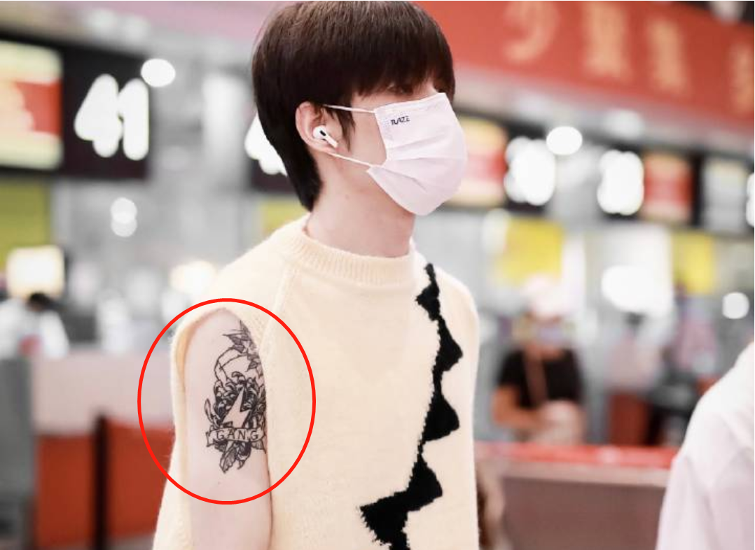 r1se|R1SE团魂不散！张颜齐将闪电logo纹在肩膀，击碎成员不合谣言