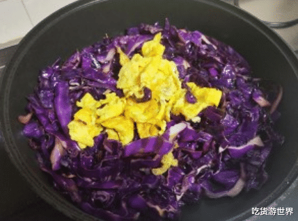 紫甘蓝|它和包菜是兄弟，减肥蔬菜少不了它，凉拌清炒都好吃，爽脆可口