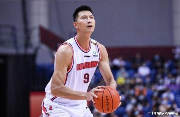 易建联|易建联离开男篮国家队原因揭晓！球迷揭开扎心内幕：杜锋早就看穿