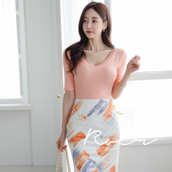 壹品穿搭|女神孙允珠时尚搭配：绚丽油彩粉蜜橘白领淑女衣裙