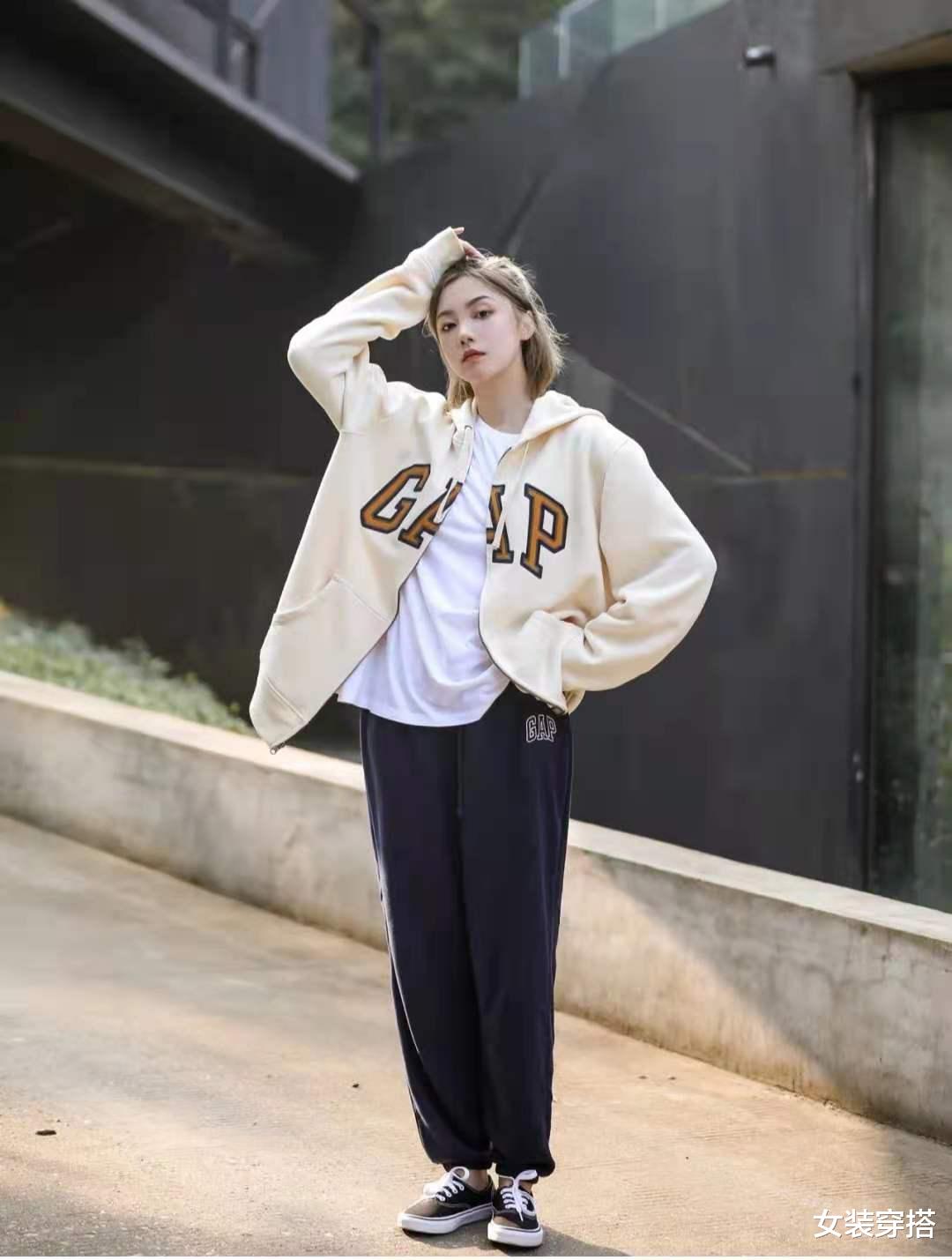 女装穿搭|卫衣外套怎么搭配裤子好看