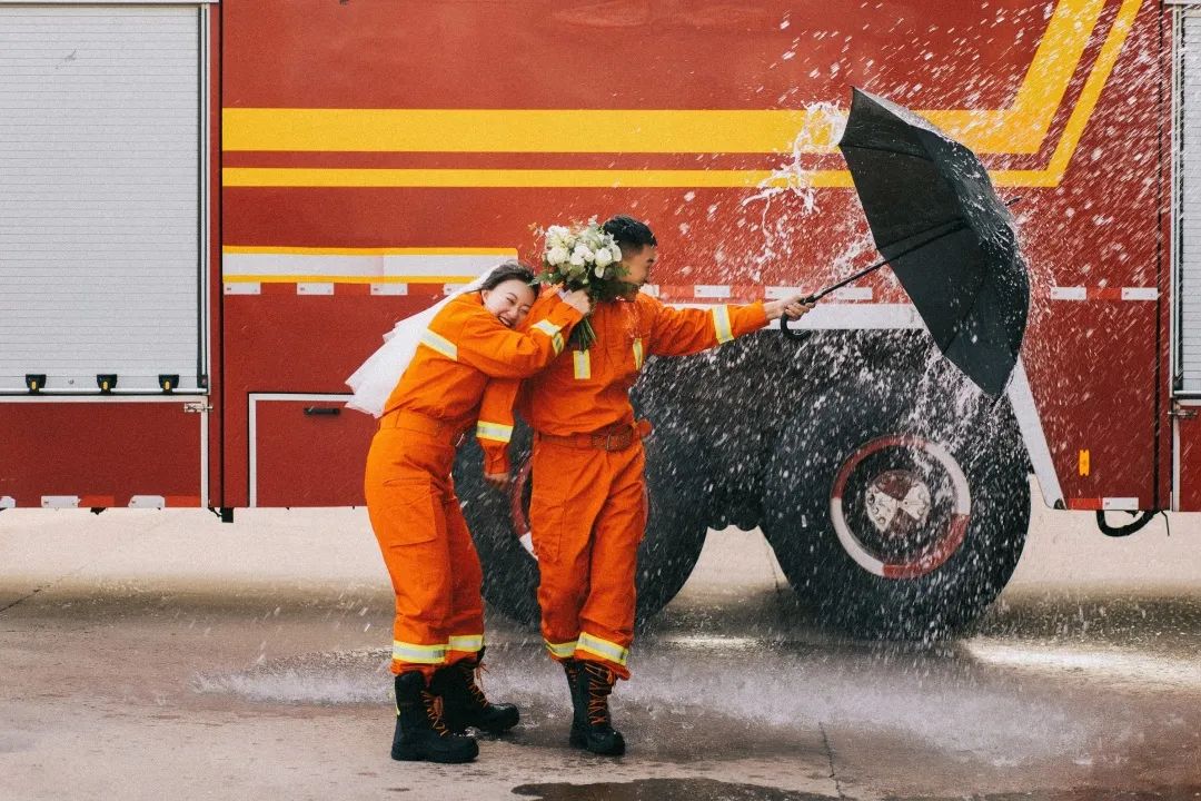 中国消防 当“藏青蓝”表白“火焰蓝”