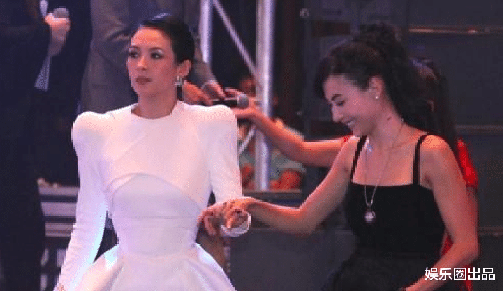 章子怡|张柏芝和章子怡合影，气场差距被热议，被指气场完全被秒杀