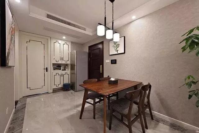 没有独立玄关也可以做鞋柜,一柜两用,实用又美观