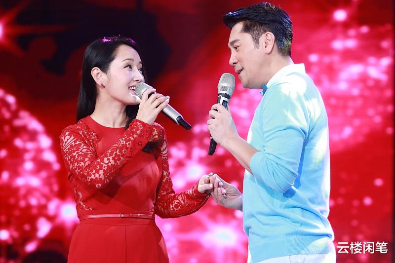 云楼闲笔 杨钰莹工地商演,当“青春”不再,徒留下一丝伤感怀念