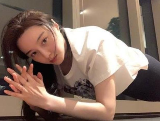 范冰冰|范冰冰减肥成功，瘦到80多斤，细腰大长腿，摆脱“微胖女神”标签